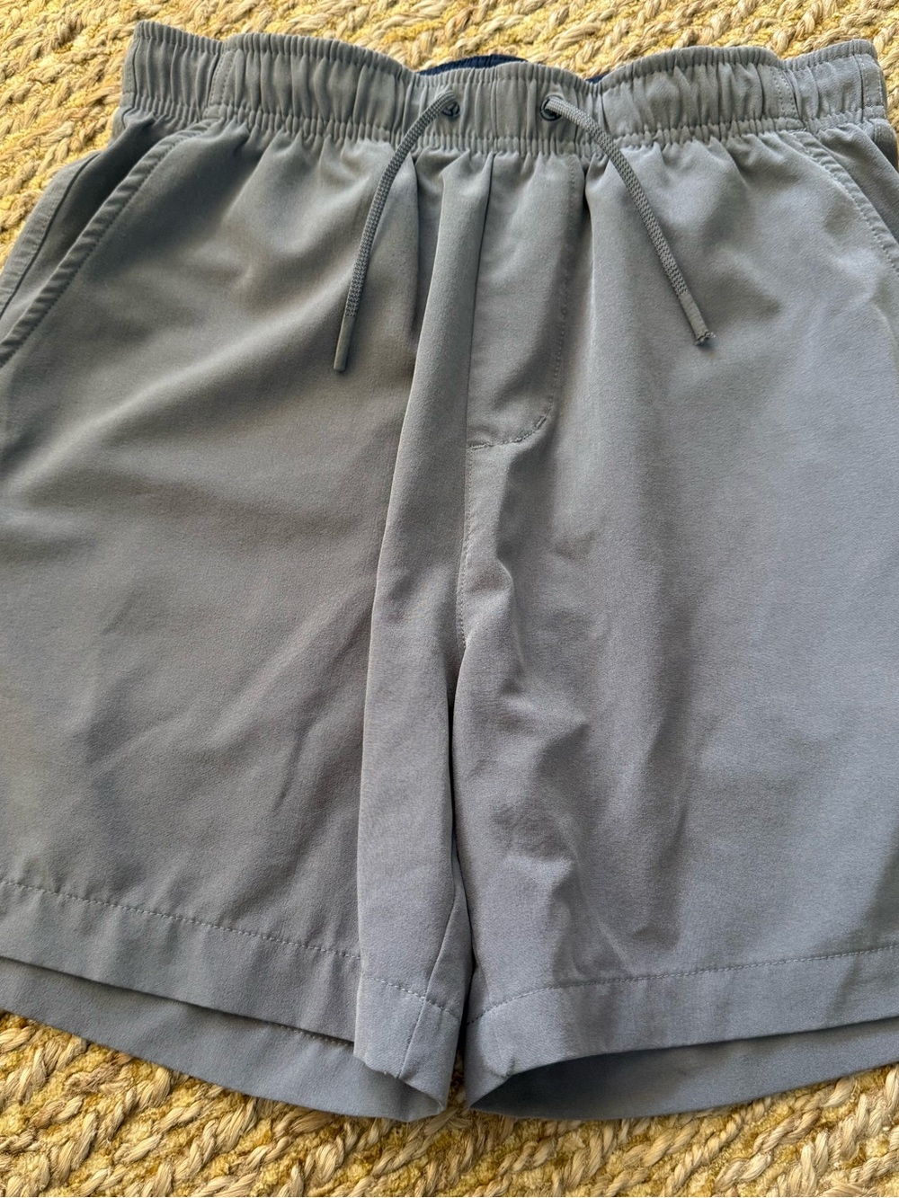 Vineyard Vines Boys Performance Drawstring Gray Athletic Shorts Size Large